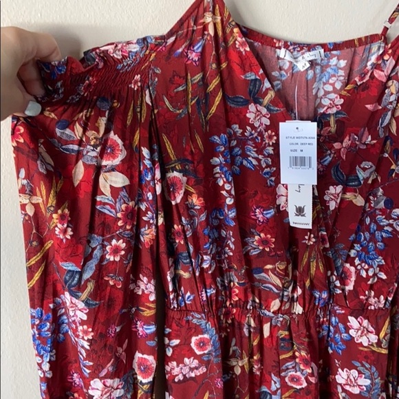 New Willow & Clay Romper Red Floral Cold Shoulder long sleeve Medium Spring - Picture 4 of 7